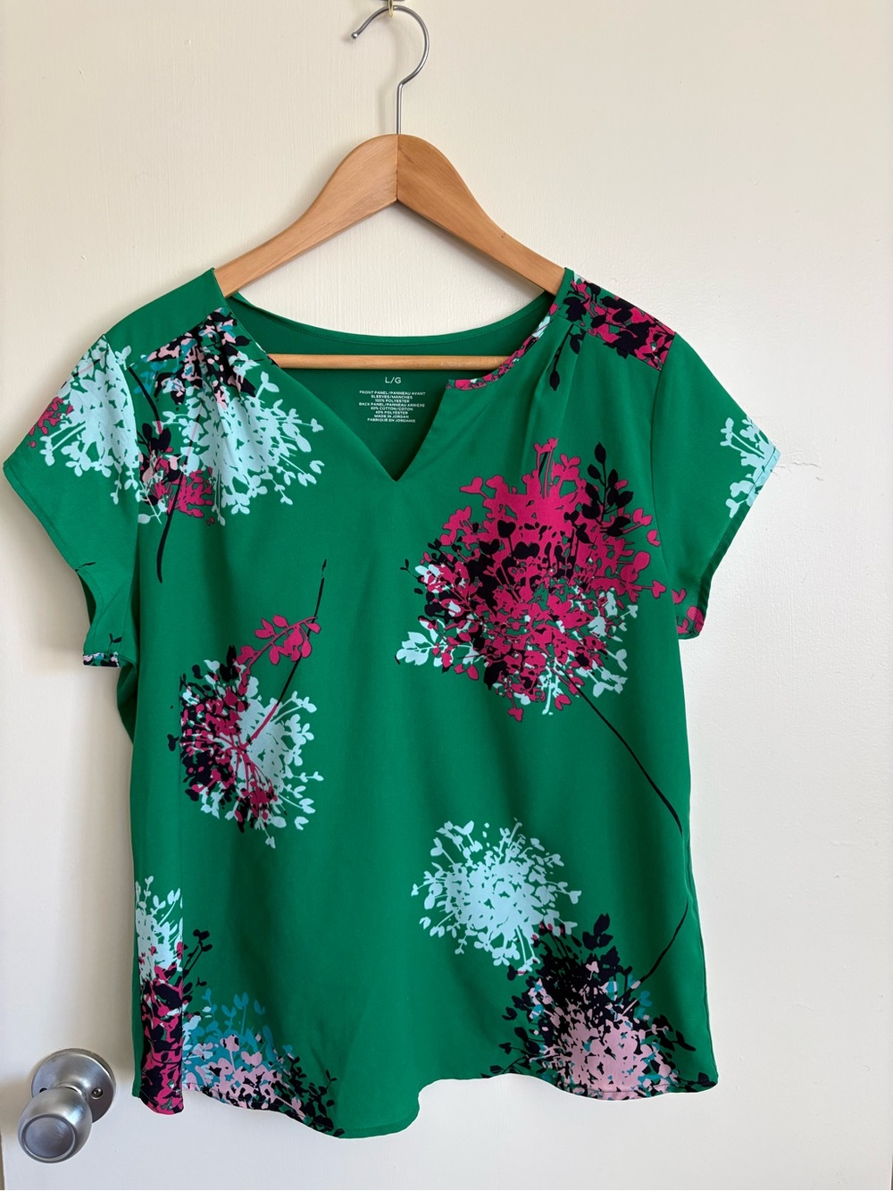 Van Heusen Green Floral V-Neck Blouse with Pink & Light Blue Accents Size L